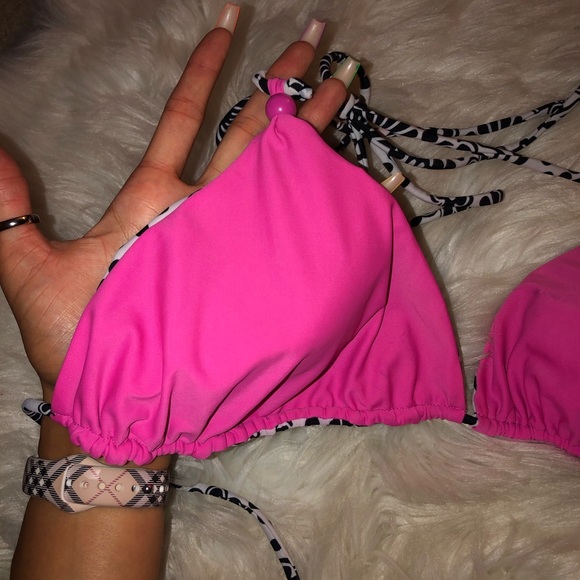 👙Reversible triangle bikini top 🥰 - Picture 4 of 5